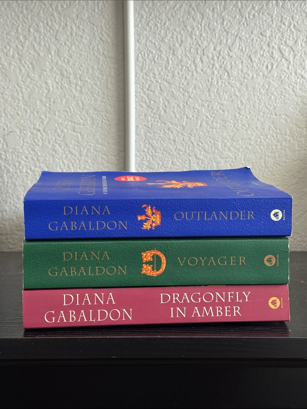 Diana Gabaldon Outlander, Voyager & Dragonfly in Amber - Blue/Green/Red Book Set